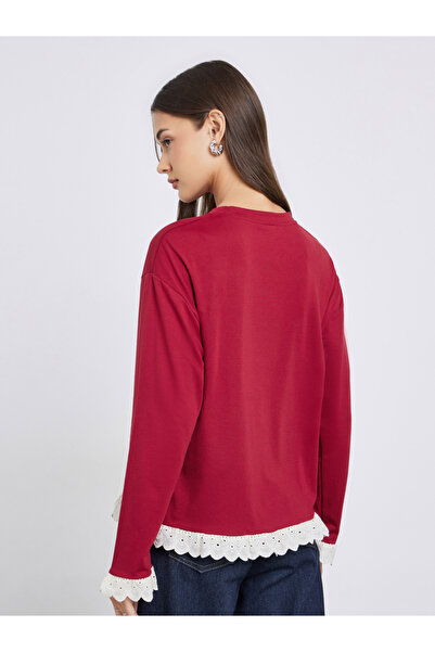 Styli Burgundy Knitted Top with Lace Trim