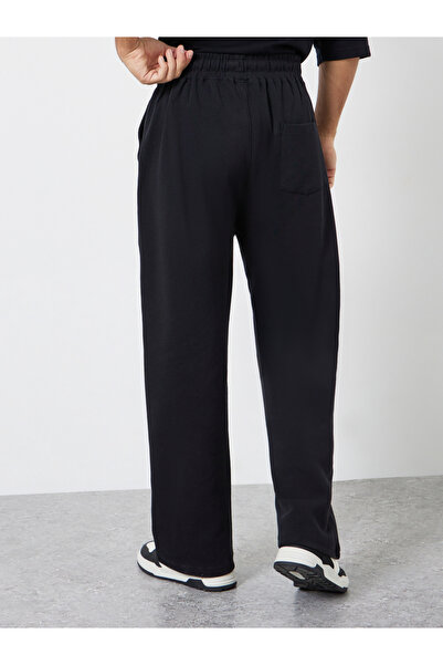 Styli Men Black Waffle Oversize Joggers