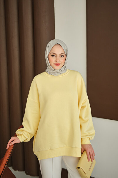 LOCCO Γυναικείο πουλόβερ με λαιμόκοψη και κίτρινο χρώμα