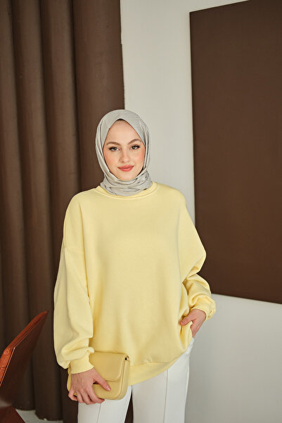 LOCCO Γυναικείο πουλόβερ με λαιμόκοψη και κίτρινο χρώμα