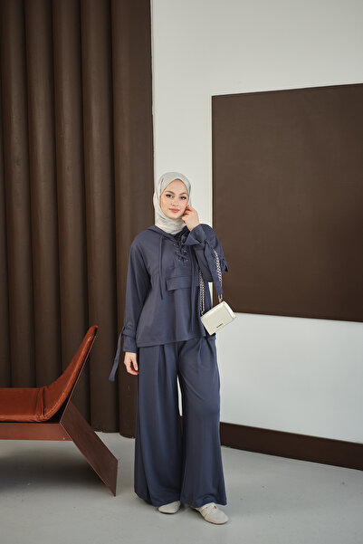 LOCCO Γυναικείο κοστούμι με λεπτομέρεια σταυρωτού κορδονιού στο μπροστινό μέρος καπνιστό