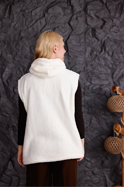 trendlina Λούτρινο γιλέκο με φαρδιά τσέπες με φερμουάρ στο μπροστινό μέρος