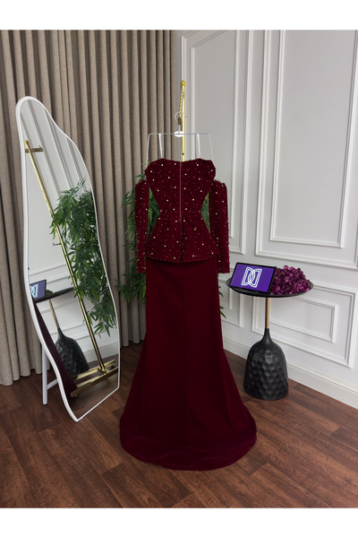 Generic Luxurious wool evening dress with full pearl and sequin embroidery - off-shoulder design with long sleeves - deep burgundy color