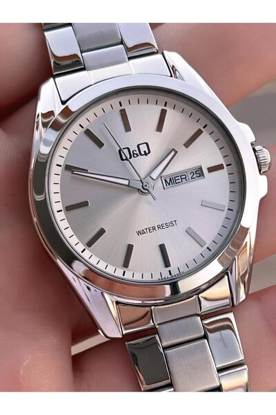 Q&Q Steel Band Calendar Dial 2 Years Warranty 3 Atm Water Resistant Men's Wristwatch Qq.E2001.A1