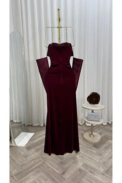 Diva style Korean velvet evening dress with taffeta sleeves and Mikado