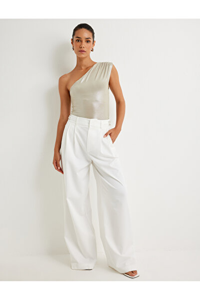 Koton Γυαλιστερό μπλουζάκι με έναν ώμο με λεπτομέρεια ντραπέ