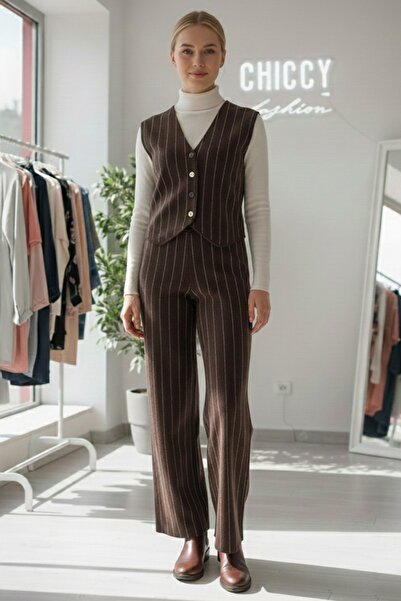 Chiccy Καφέ με λαιμόκοψη σε σχήμα V χωρίς μανίκια ριγέ ελαστική μέση oversized Πλεκτό γιλέκο παντελόνι 55-110 55-55