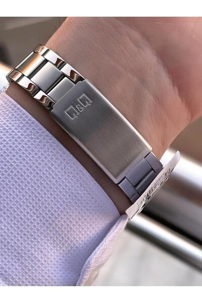 Q&Q Day Function Dial Steel Band 2 Years Warranty 3 Atm Water Resistant Men's Wristwatch Q003.A1