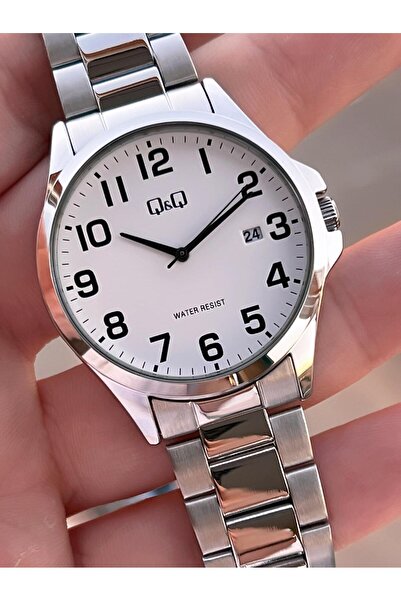 Q&Q Steel Band Calendar Dial 2 Years Warranty 3 Atm Water Resistant Men's Wristwatch Qq.E2004.A1
