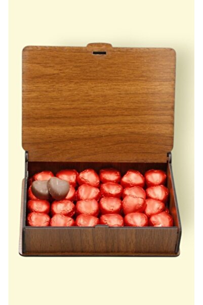 Nostaljik Lezzetler Ahşap Kutuda Hediyelik 50 Adet Kalp Çikolata – Özel Günle...