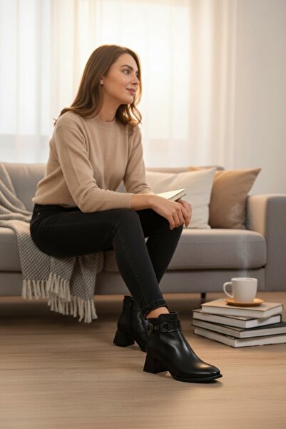 VeliKundura Le_Guzzi̇ Women's Black Zippered Buckle Square Heel Boots