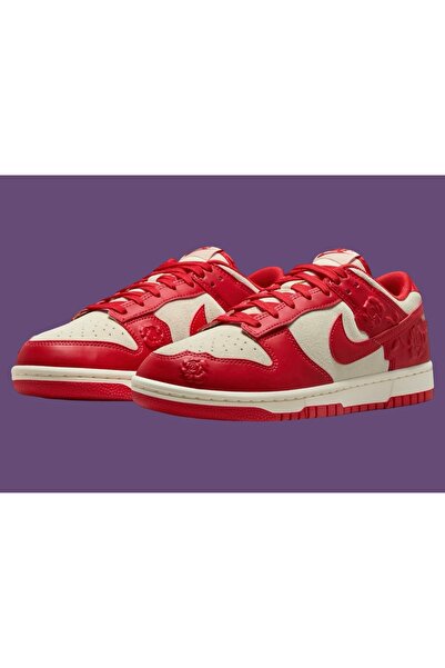 Nike Dunk Low “Red Roses”