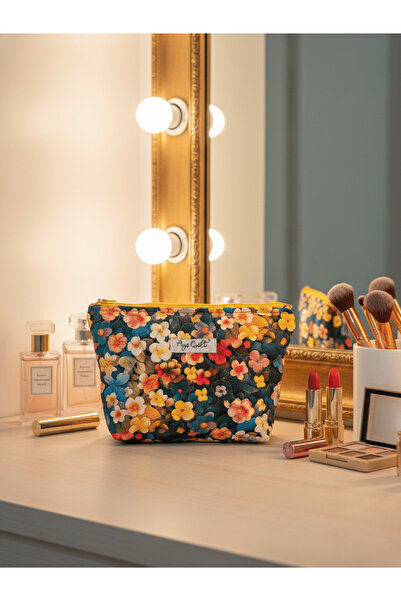 Ays Quilt Colorful Floral Pattern Medium Size Makeup Bag