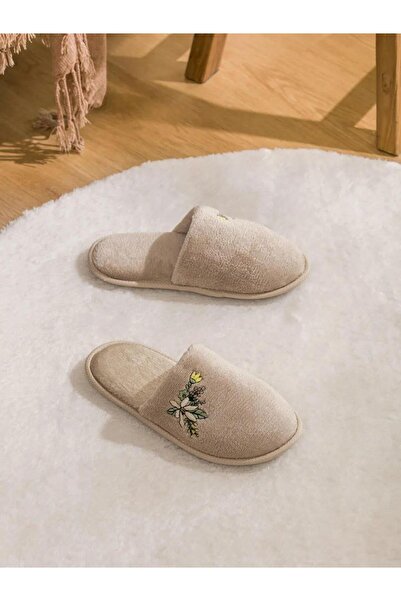 LC Waikiki Γυναικείες παντόφλες σπιτιού με κέντημα λουλουδιών (W5)