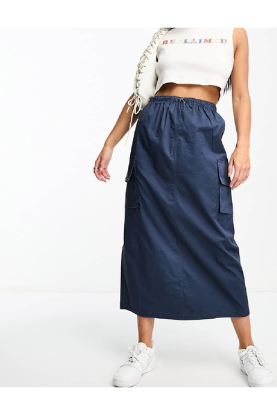 Sixth June Fusta, Bleumarin