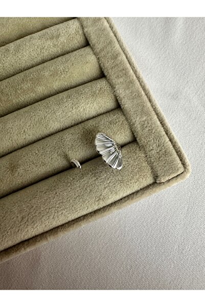 ringbox Silver Color Gingko Leaf Ring