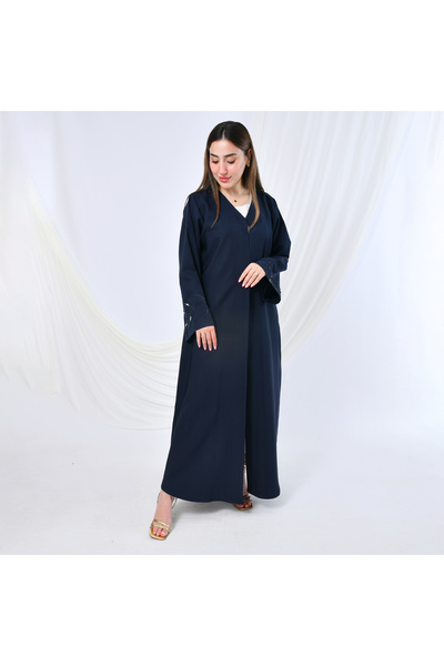 HAWRAA ABAYA Elegant abaya with a classic design, delicate beading and embroi...