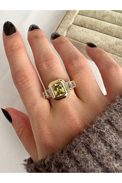 ringbox Oil Green Large Quadrilateral Ring