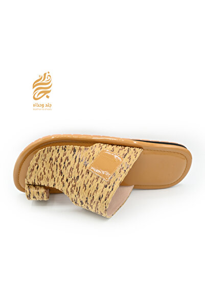 Leather & shoea Oriental sandals