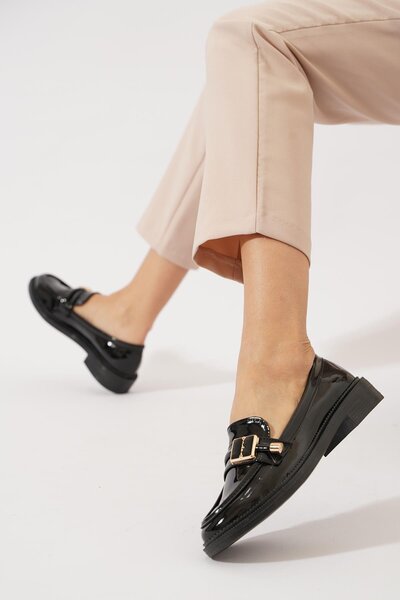 Moda Pie حذاء باليه نسائي من Sorne Yan Fashion بإبزيم من الجلد الأسود اللامع