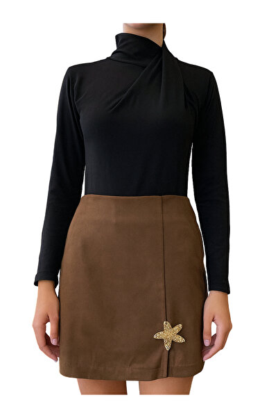 Qualia Butik Women's Detachable Star Gold Brooch Detailed Suede Shorts Skirt