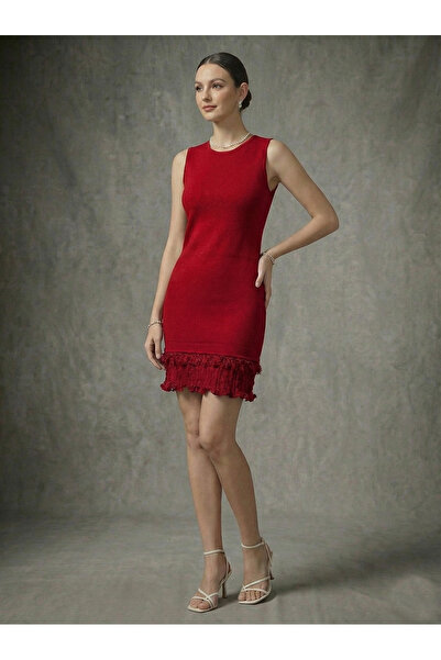 Qoolest Kadın Kırmızı Etek Ucu Püskül Detaylı Bisiklet Yaka Kolsuz Triko Elbise