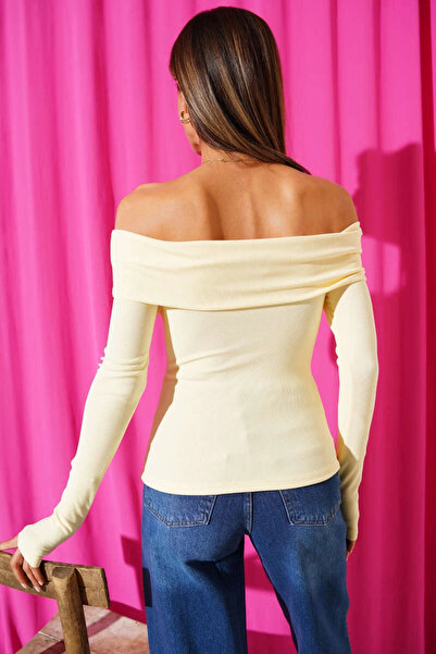 ZENGEZUR MALL Nrzsnt Madonna Collar Buttoned Blouse Yellow T4329 (231610) (Size: S)