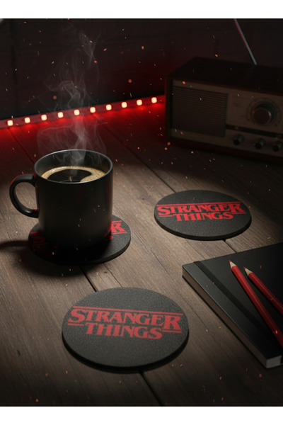 Duxud مجموعة من 4 قطع من مفارش الأكواب من Stranger Things Hellfire Club
