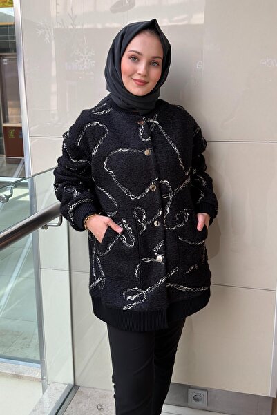 Ghisa Random Pattern Front Snap Lamb Cap