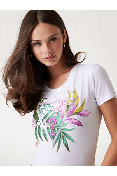 Guess تي شيرت نسائي من Leaf بقصة ضيقة