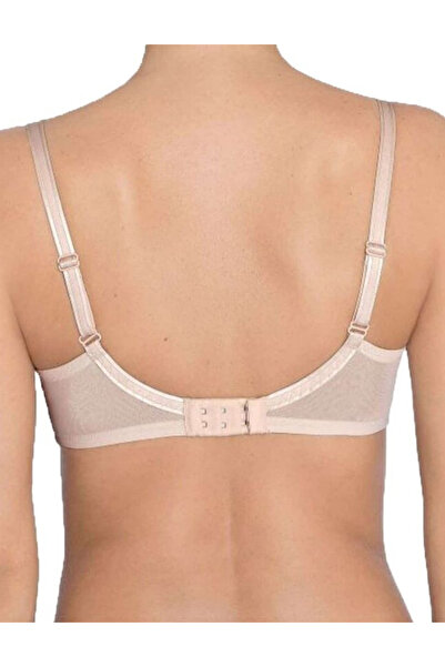 Triumph Bra, Nude