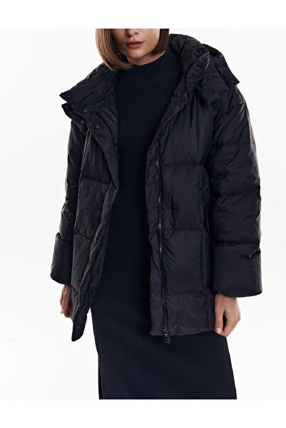 Reserved Geaca, Negru