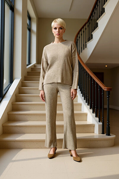 BENERLY طقم تريكو نسائي من Alt Üst قماش مجدّل برقبة دائرية وأكمام منخفضة، عمل...