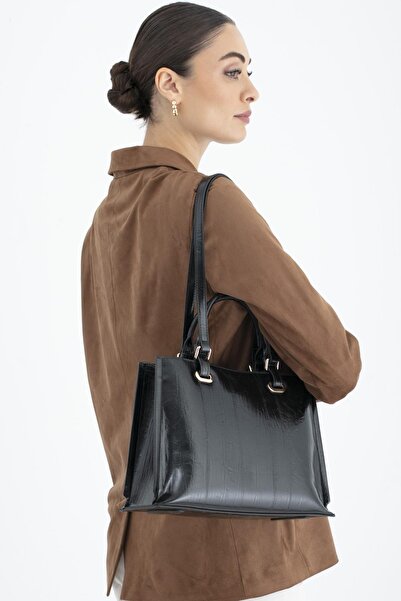 Matthew Cox Sç Byn2440 Handle Bag Black