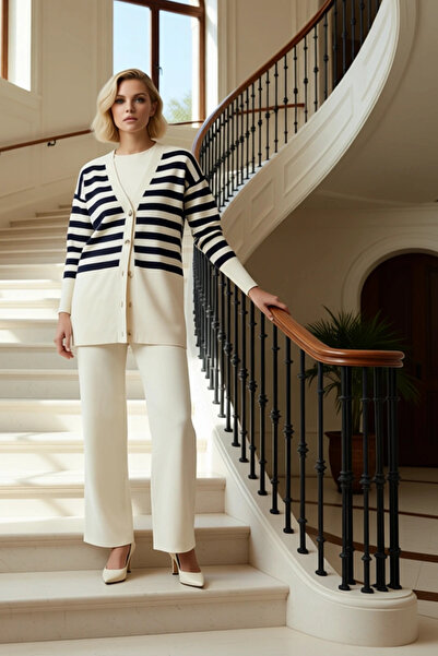 BENERLY سترة جاكار مخططة أنيقة مع تفاصيل الأزرار وبنطلون تريكو مريح بقصة مستق...