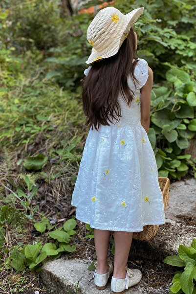 Breeze Rochie pentru fetiță cu broderie florală și detaliu din guipură, 3-7 ani, ecru