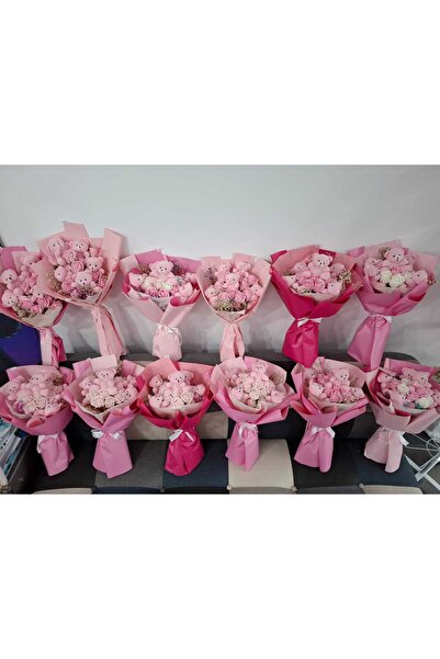 Raftul cu Cadouri Buchet cu 5 ursuleti si trandafiri din sapun