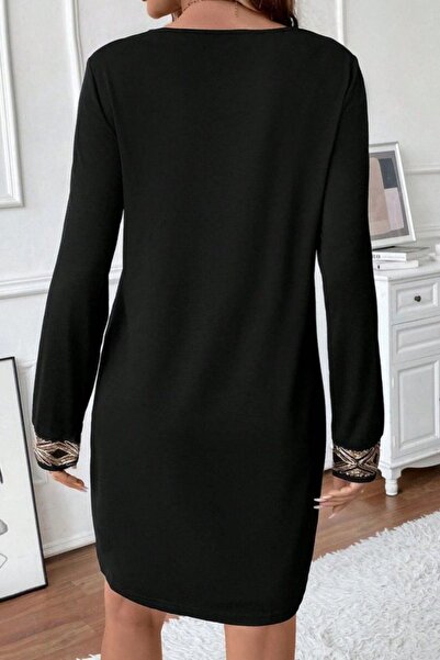 Mossta Μίνι φόρεμα από εισαγόμενο κρεπ με λεπτομέρεια με παγιέτες με λαιμόκοψη σε σχήμα V και μακριά μανίκια - Μαύρο