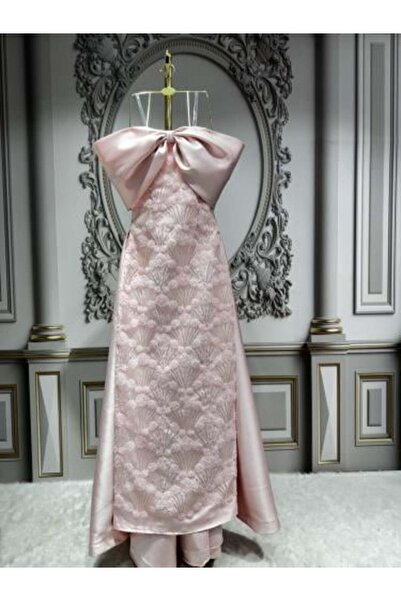 Rosina فستان سهرة مطرز مع فيونكة على الصدر وذيل الظهر