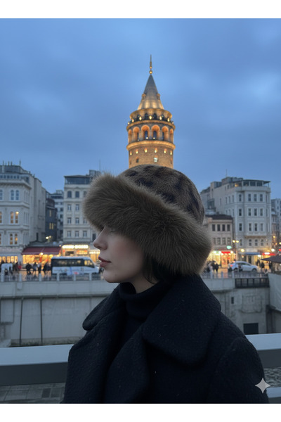 la_hatun Peluş Kahverengi Leopar Desenli Bere Soğuktan Korur