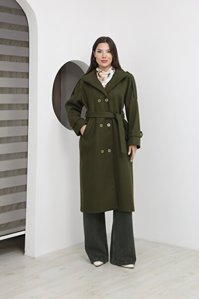 Leo Ferre Χακί Νέα Τάση Γυναικείο Χειμερινό Παλτό ψηλός λαιμός με Κουμπιά Εμπρός και Ζώνη με Επιλέγματα.