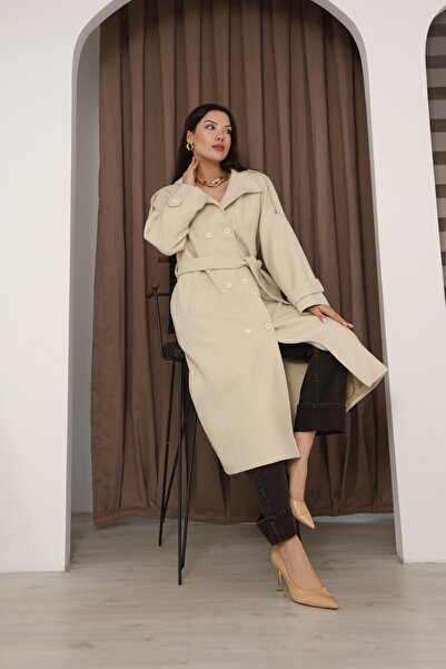 Leo Ferre Ecru New Trend Γυναικείο Χειμερινό Παλτό ψηλός λαιμός με κουμπιά μπροστά και ζώνη με επιλέγματα.