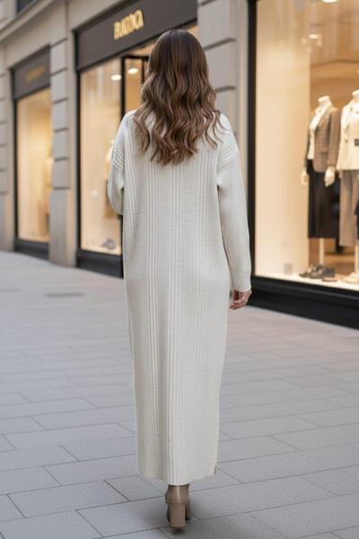 Mossta Κομψό κρεμ μακρύ πλεκτό φόρεμα