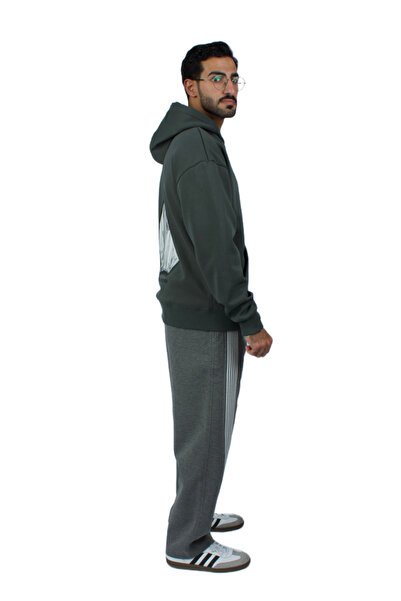 Red Planet Double-layered fur hoodie with a finger hole, made from a distinctive and elegant material.