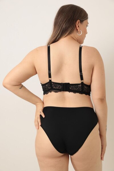 Love Angels Plus Size Lace Detailed Oversized Underwear Set