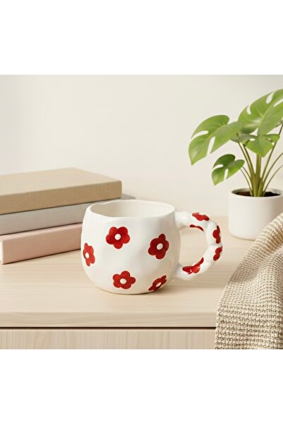Çağ Seramik Papatya Desenli El Yapımı Seramik Kupa – Kırmızı Kulplu Krem Kahve Kupası