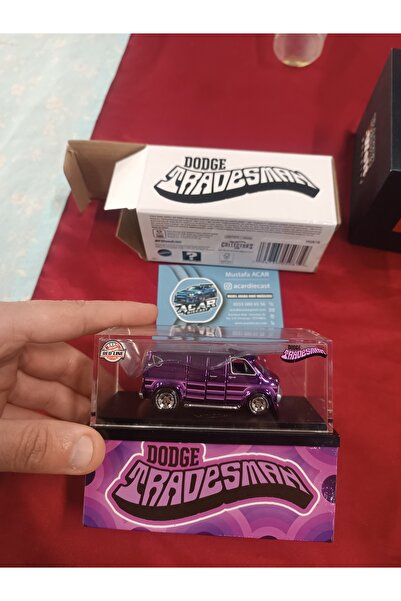 HOT WHEELS RLC Exclusive ‘70s Dodge Tradesman Van