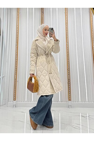 QUMRU Kadın Baklava Desenli Taş Kapitone Kaban