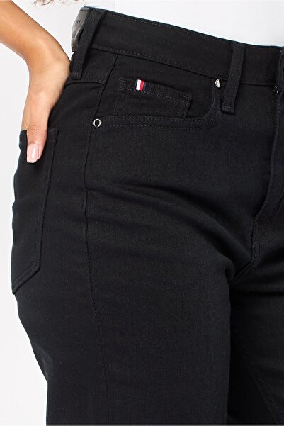 Tommy Hilfiger Women Straight Fit Plain Stretchable Jeans, Black
