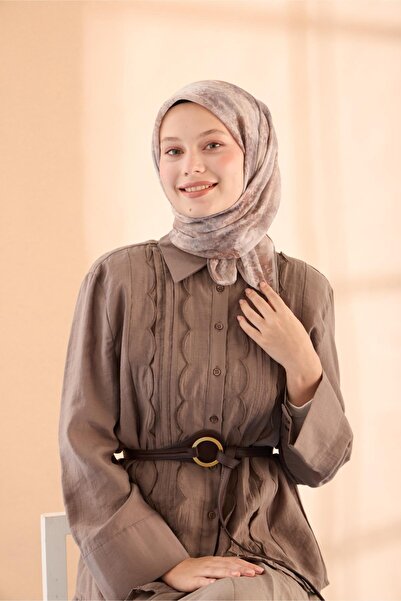 Silk Home Φουλάρι από οργανικό βαμβάκι με ραμμένες χειροποίητες άκρες με σχέδιο κήπου με χαμομήλια